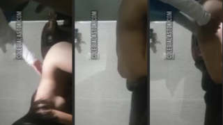 jovencita flaquita le encanta que la coja el novio vergon de perrito