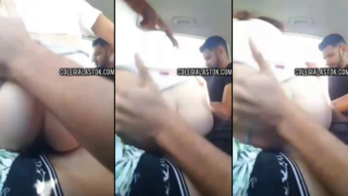 amiga puta no se da cuenta que la graban mientras que se la cogen el carro