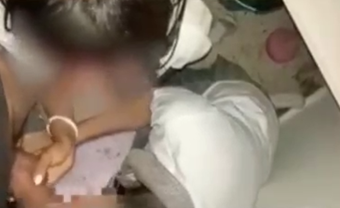 morritas colegialas se la chupan a uno de sus compañeros de la prepa