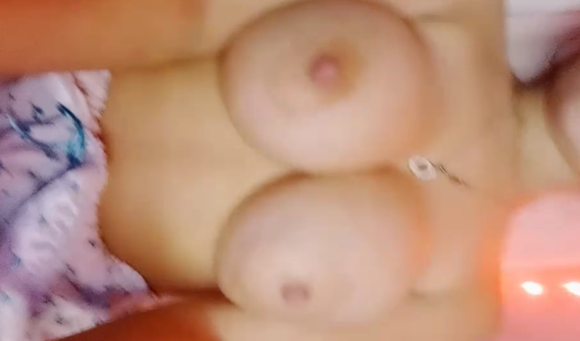 que increibles tetas de infarto tiene mi amiga