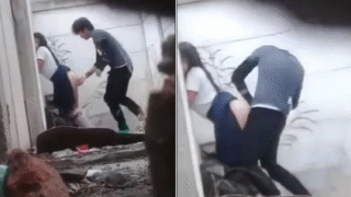 alumnos de prepa grabados mientras que cogen atras de los salones