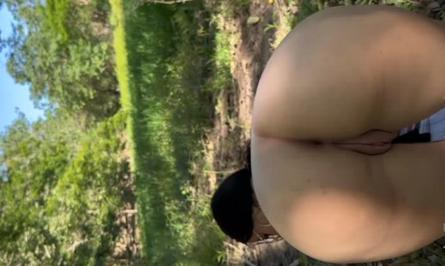 novia culona acepta bajarse los pantalones y enseñarle todo al novio en medio del monte