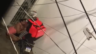 graban a la vecina chupandosela al repartidor de didi para pagar el pedido