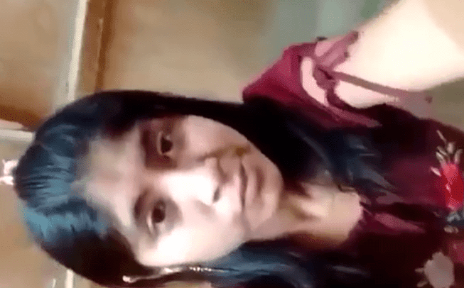 jovencita indigena se desnuda completita y enseña la panochita