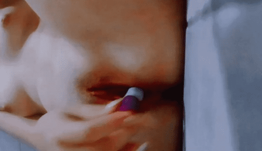 Metiéndose un marcador en la concha