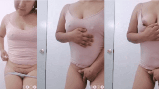 jovencita timida no queria enseñar los pelos pero al final se quita los calzones